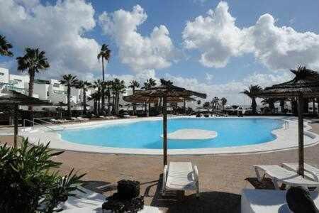 Bonito Apartamento Reformado En Las Coronas Costa Teguise Bagian luar foto